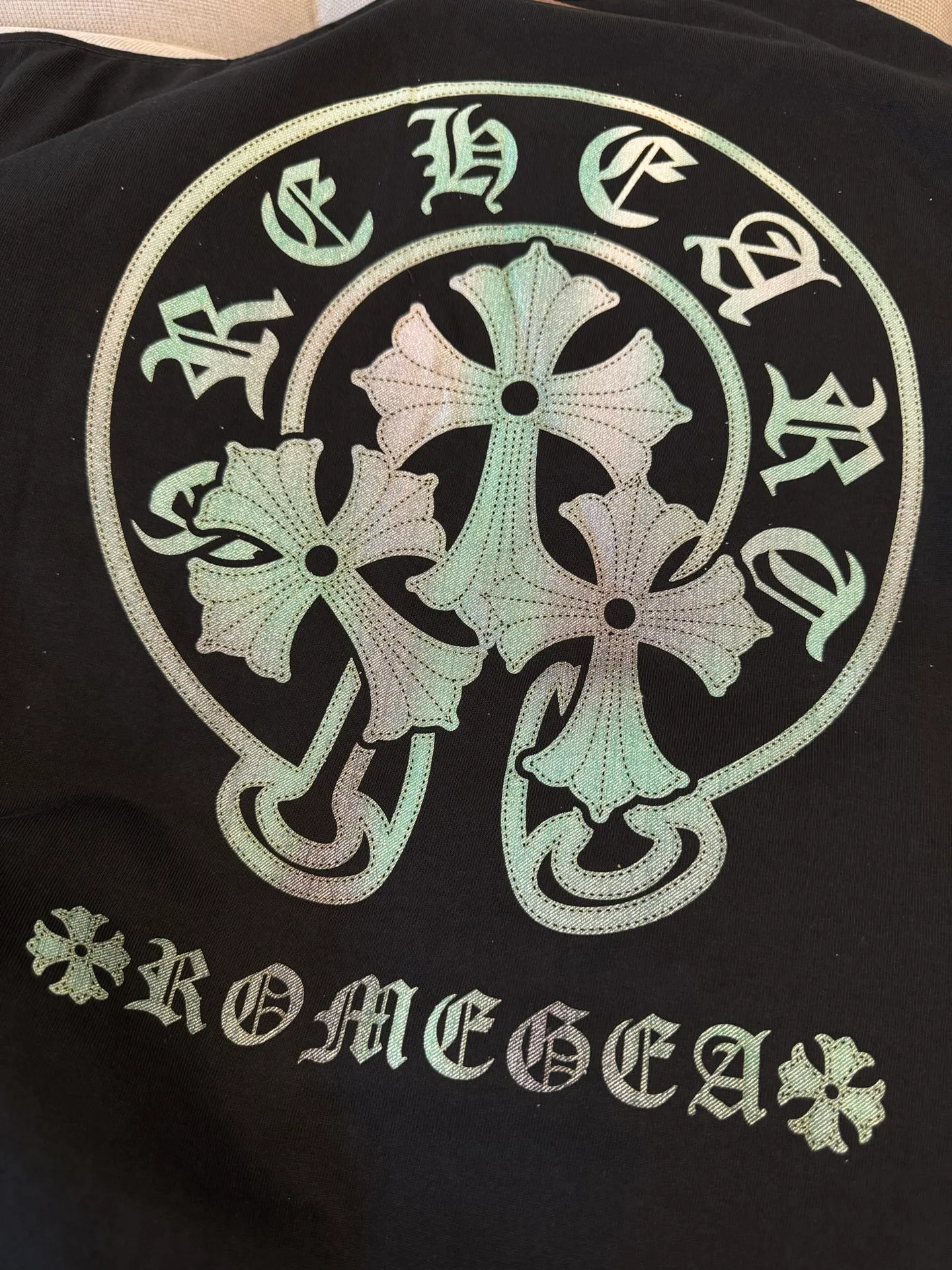 P180 Chrome Hearts unisex short-sleeved T-shirt, light luxury, customized cross logo stamp gradient process, 320g 100% double yarn pure cotton fabric, collar label, hangtag, main mark and three complete labels. Size: S M L XL
